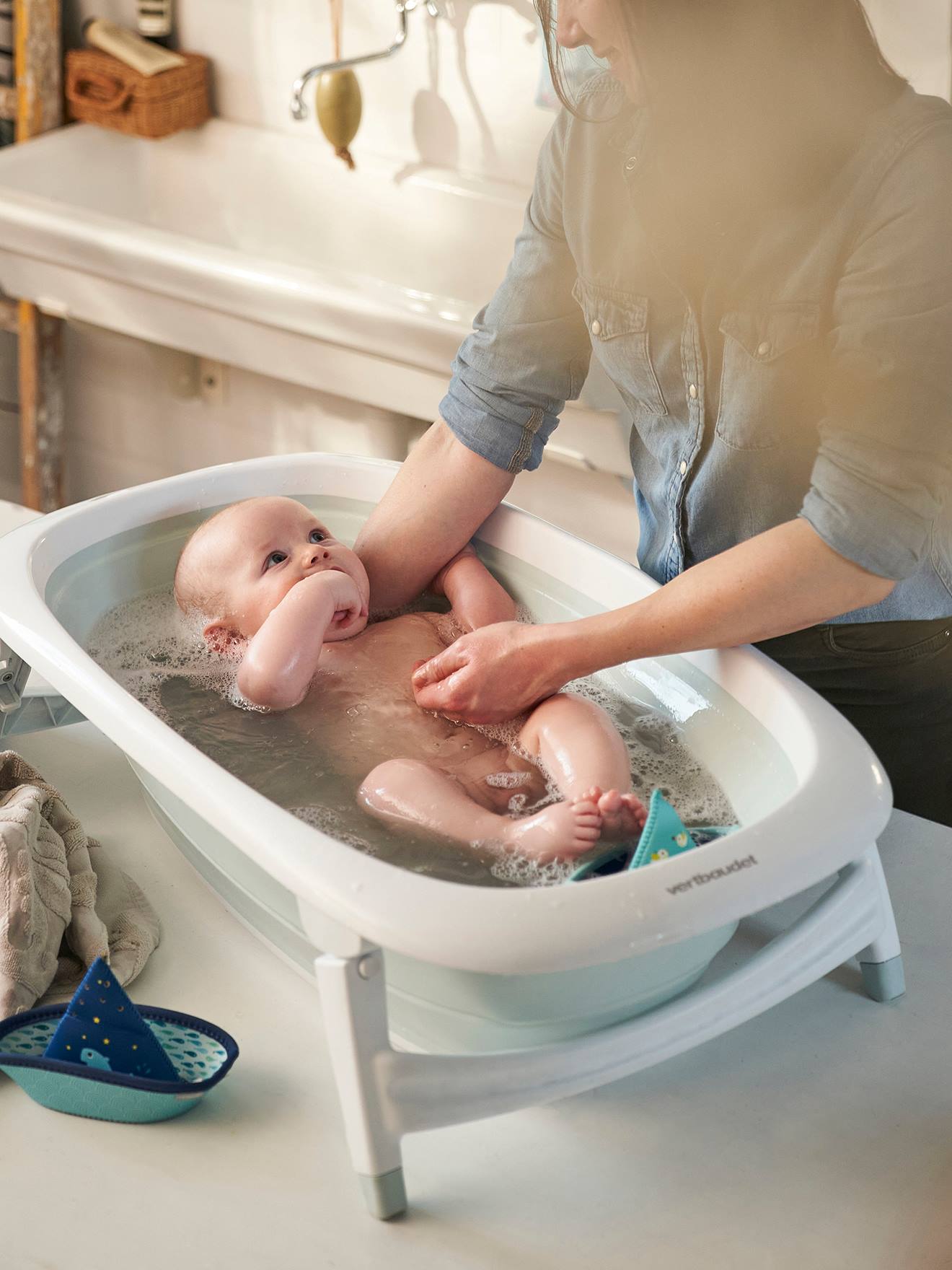 KidEasy Baignoire pour bébé - Pliable et portable - Fournisseur canadien  parfait pour nouveau-né : : Bébé et Puériculture