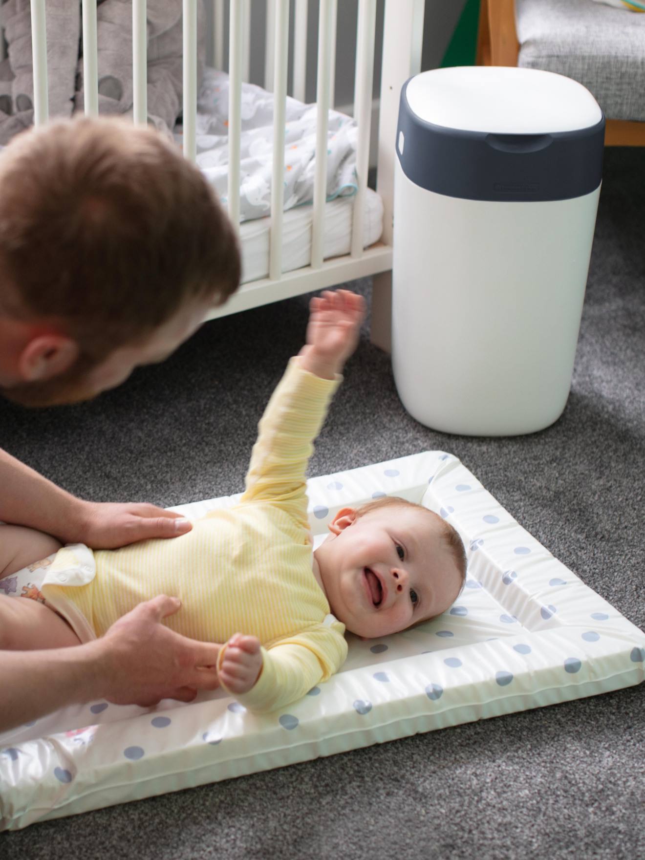 Tommee Tippee Twist Click Koš na pleny bílý - GigaLékárna.cz