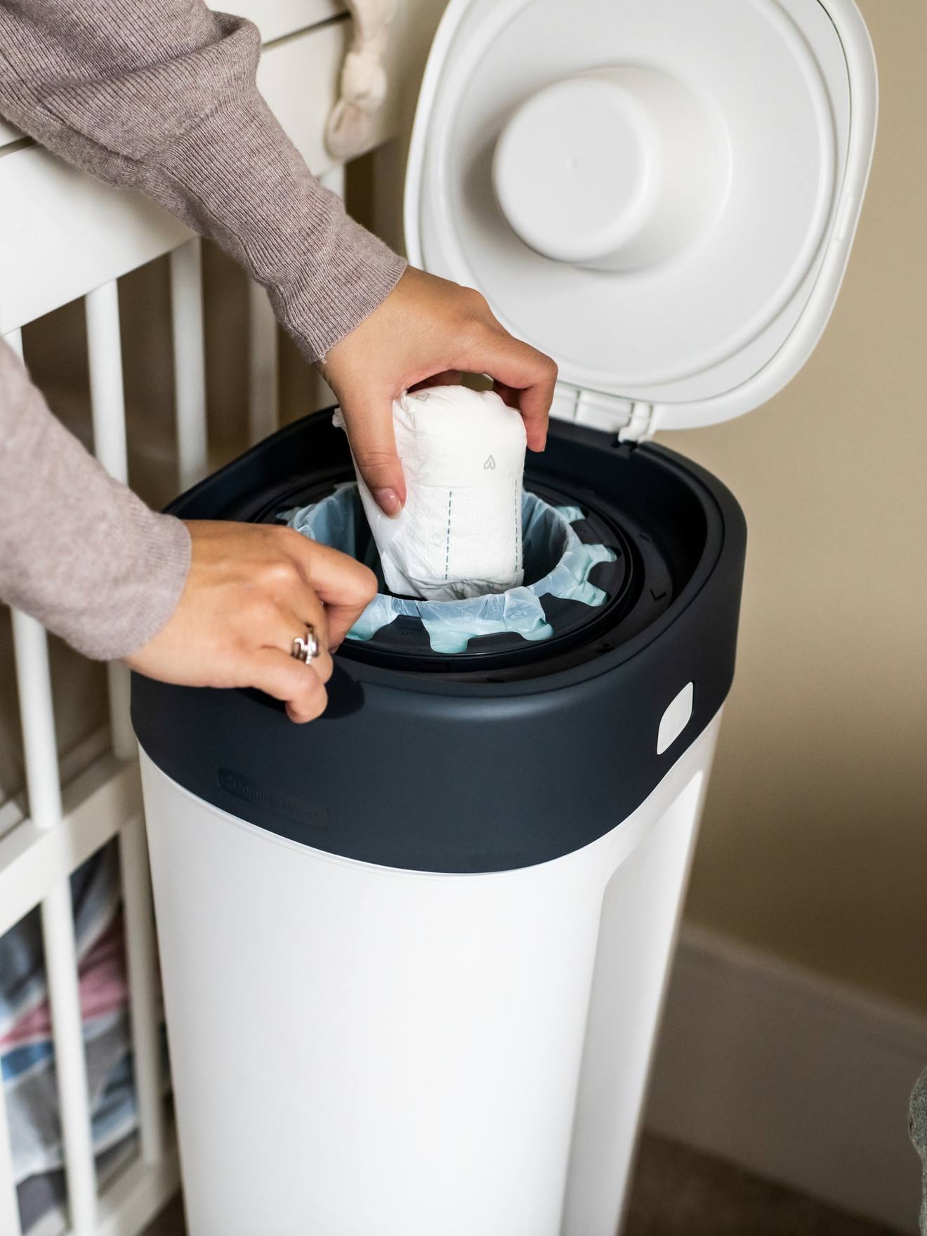 Les poubelles à couches anti-odeur : une solution pratique pour les parents