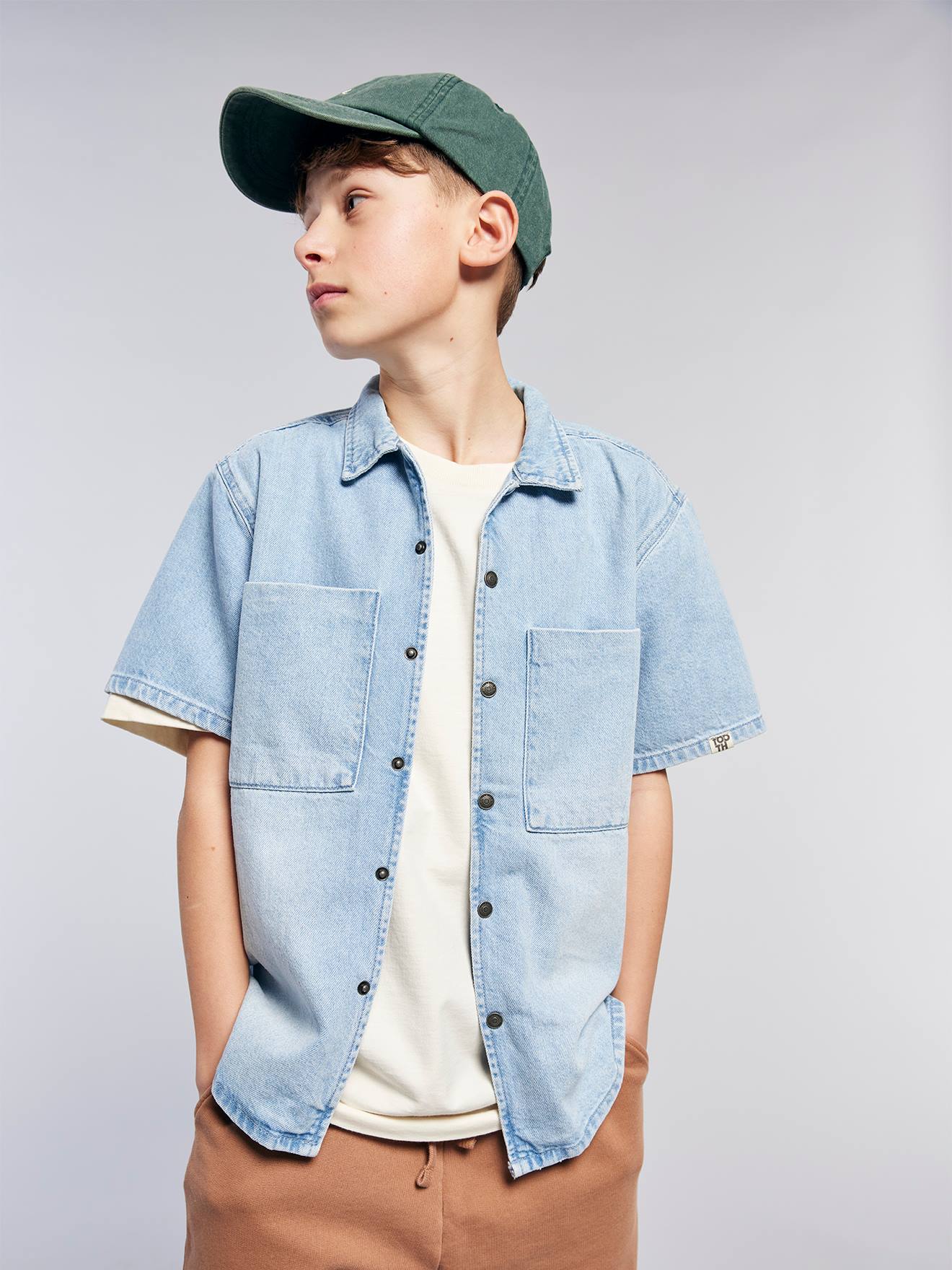 Jonen Licht Denim Jongensoverhemd Met Korte Mouw Gebleekt Denim